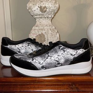 Piccadilly Faux Snake Skin Print Sneakers